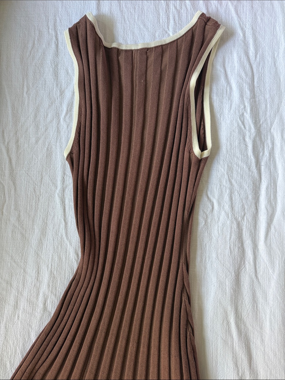 ILLA ILLA Brown Sleeveless Ribbed Midi Dress with Ivory Trim - Picture 3 of 4